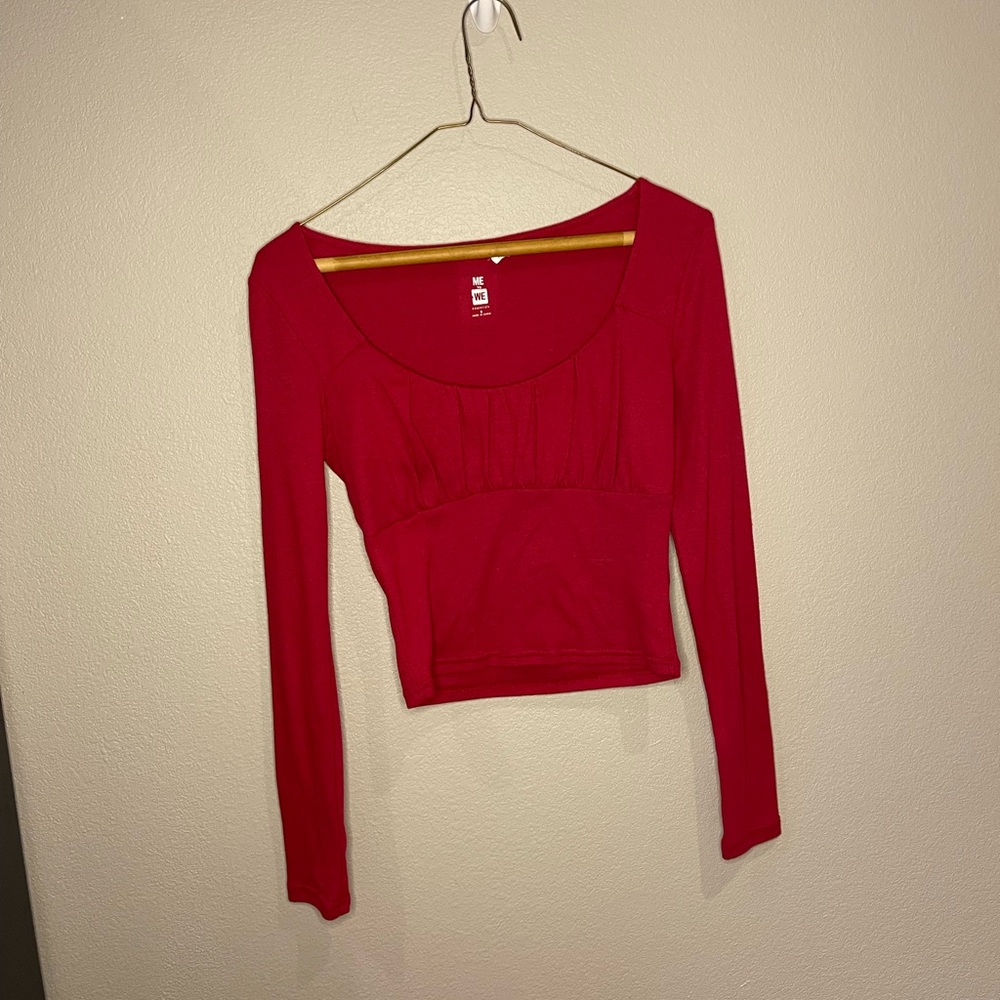 Me to We red crop top size small Never worn